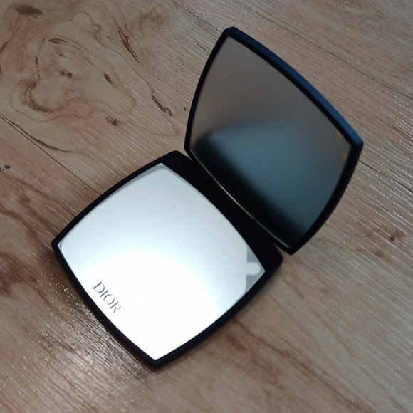 🆕 Christian Dior Compact Mirror for Travel Purse - Picture 12 of 12